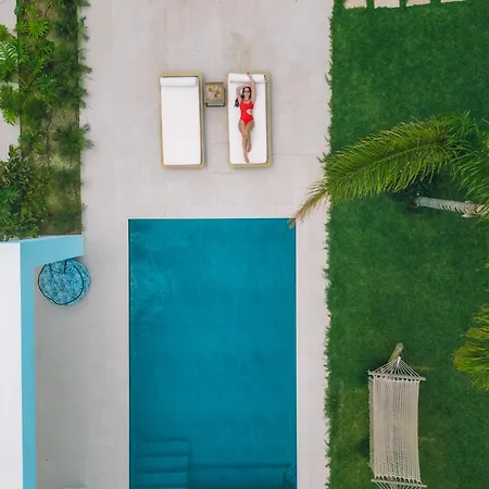 Taf Beach Villas & Tesla Y Hotel Tigaki