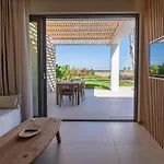 Taf & Tesla Hotel Tigaki