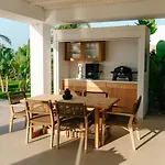 מלון Taf & Tesla Tigaki