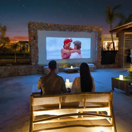 Hotel Taf Beach Villas & Tesla Y 4*