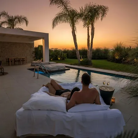 Taf Villas - Beach Resort & Tesla 4*