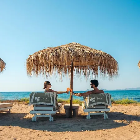 Hotel Taf Villas - Beach Resort & Tesla