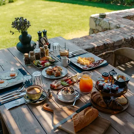 Taf Villas - Beach Resort & Tesla فندق Tigaki