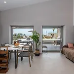 Taf & Tesla Hotel