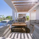 Taf Beach Villas & Tesla 4*