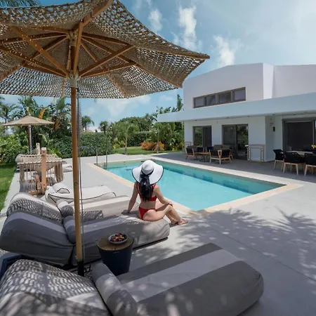 Hotel Taf Beach Villas & Tesla Y 4*