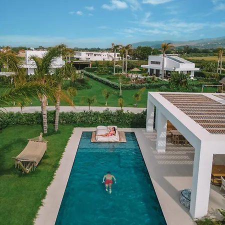 Villa Taf With Tesla *