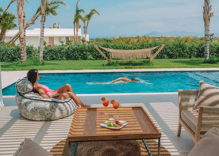 Taf Beach Villas & Tesla Hotel 4*