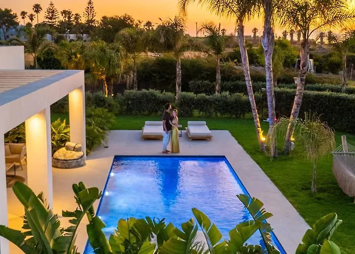 Hotel Taf Beach Villas & Tesla